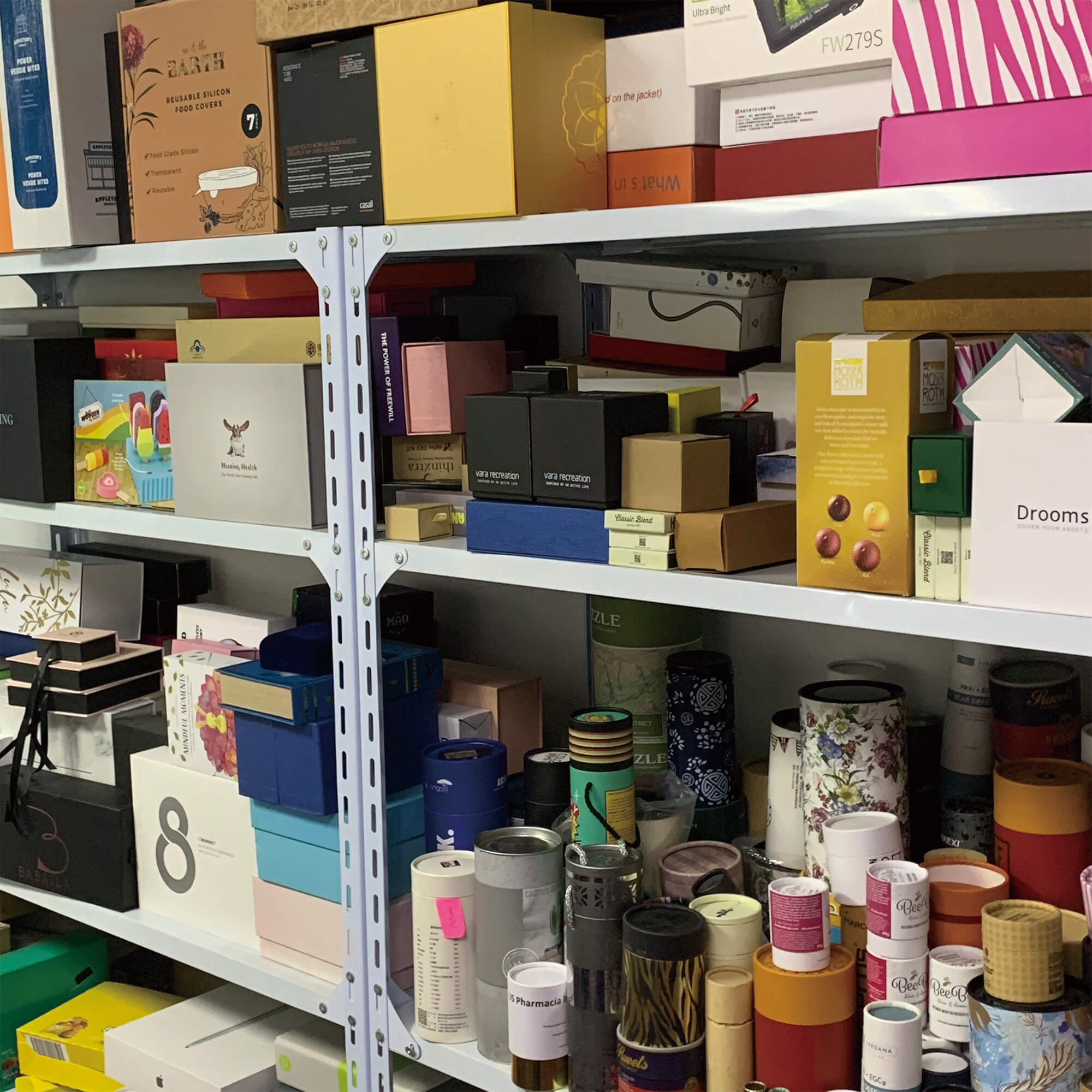 CUSTOM PAPER BOXES DISPLAY ROOM